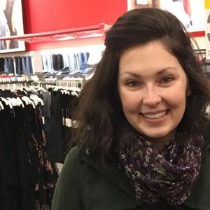 Meet your Posher, Hollie